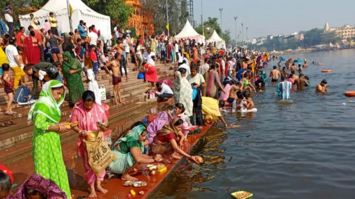 https://www.jagranimages.com/images/newimg/11022025/11_02_2025-magh_purnima_23882640.jpg