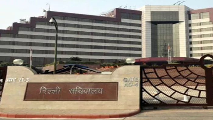 दिल्ली सचिवालय को नई सरकार बनने से पहले सजाया जा रहा है।(फाइल फोटो)