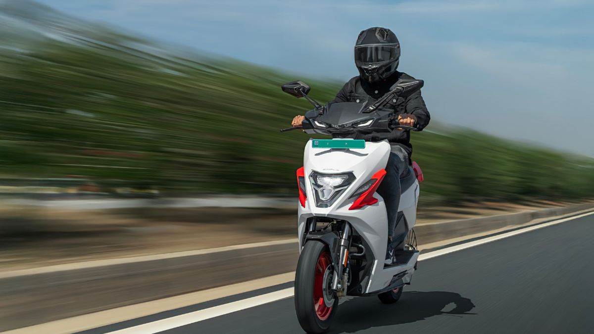 https://www.jagranimages.com/images/newimg/11022025/11_02_2025-simple_one_scooter_01263_23882469.jpg