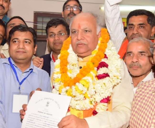https://www.jagranimages.com/images/newimg/11032022/11_03_2022-ashutosh_tandon_22534794.jpg