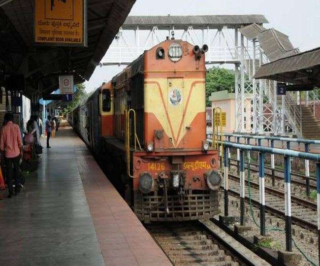 Holi Special Trains : उत्तर रेलवे के मुख्य जनसम्पर्क अधिकारी दीपक कुमार ने ट्रेेनोंं की जानकारी दी।