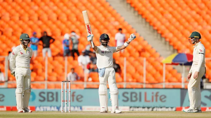 Virat Kohli scores half century vs India: विराट कोहली ने अर्धशतक जमाया