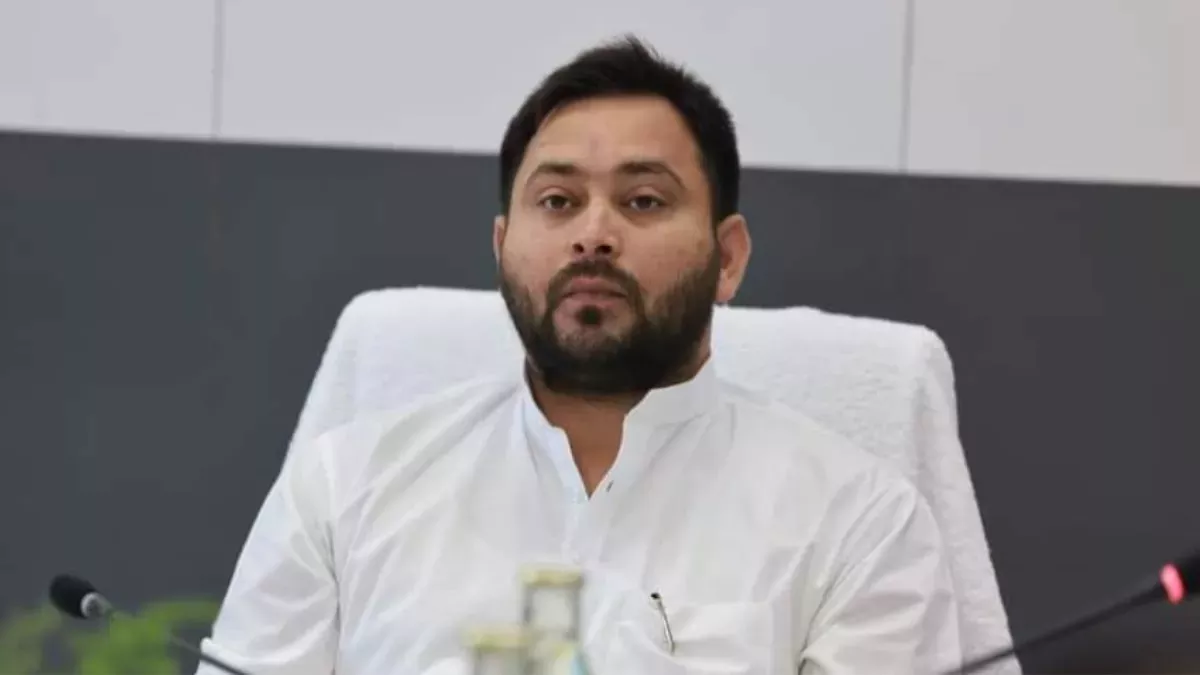 Land For Jobs Scam: तेजस्वी यादव के दिल्ली स्थित आवास पर 11 घंटे बाद खत्म  हुआ ED का छापा - Land For Jobs Scam ED raid at Tejashwi Yadavs Delhi  residence ends