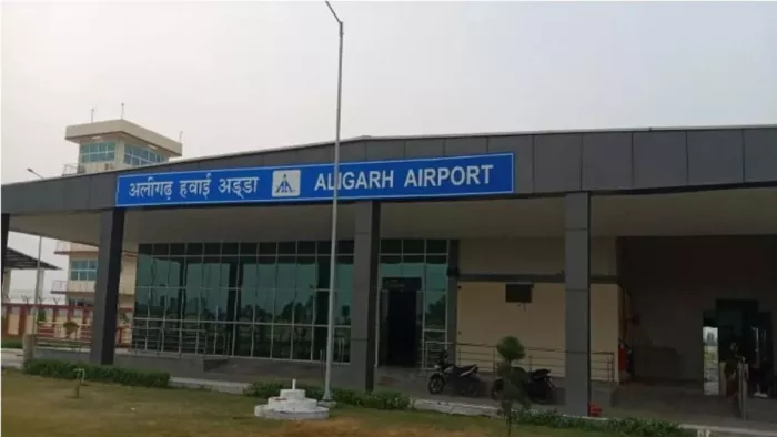 Aligarh Airport: अलीगढ़ एयरपोर्ट से आज से विमान सेवा शुरू होगी।