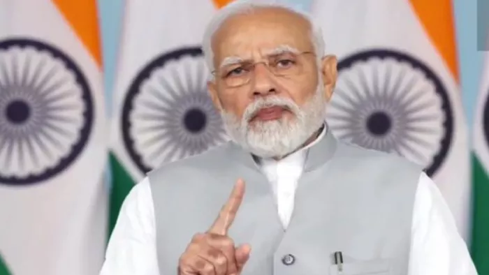 पीएम मोदी आज देश को समर्पित करेंगे कई परियोजनाएं।