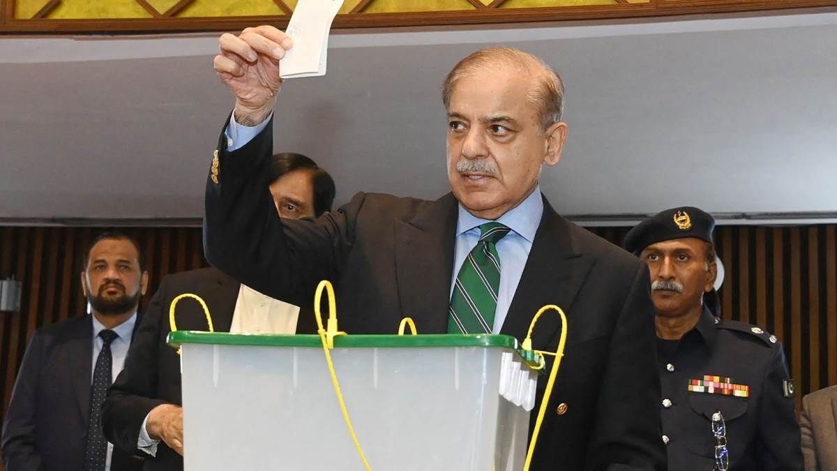 https://www.jagranimages.com/images/newimg/11032024/11_03_2024-shehbaz_sharif_23672278.jpg