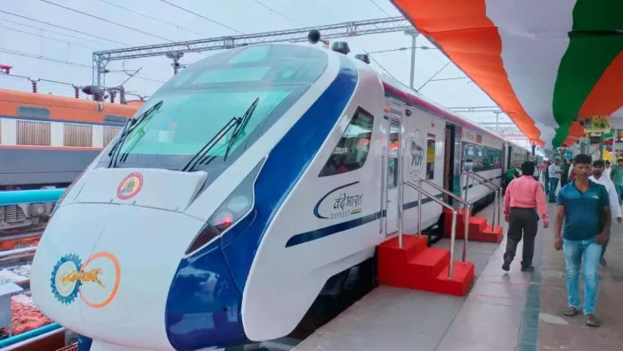 Vande Bharat Train: गोरखपुर-लखनऊ वंदे भारत का इस शहर तक होगा विस्तार, PM मोदी दिखाएंगे झंडी। (फाइल फोटो)