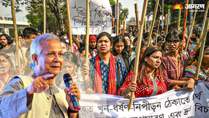 महिलाओं के खिलाफ बढ़ते अपराध के विरोध में बांग्लादेश में प्रदर्शन।