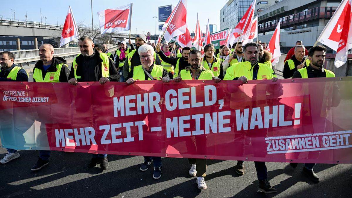 https://www.jagranimages.com/images/newimg/11032025/11_03_2025-germany_strike_23898180.jpg
