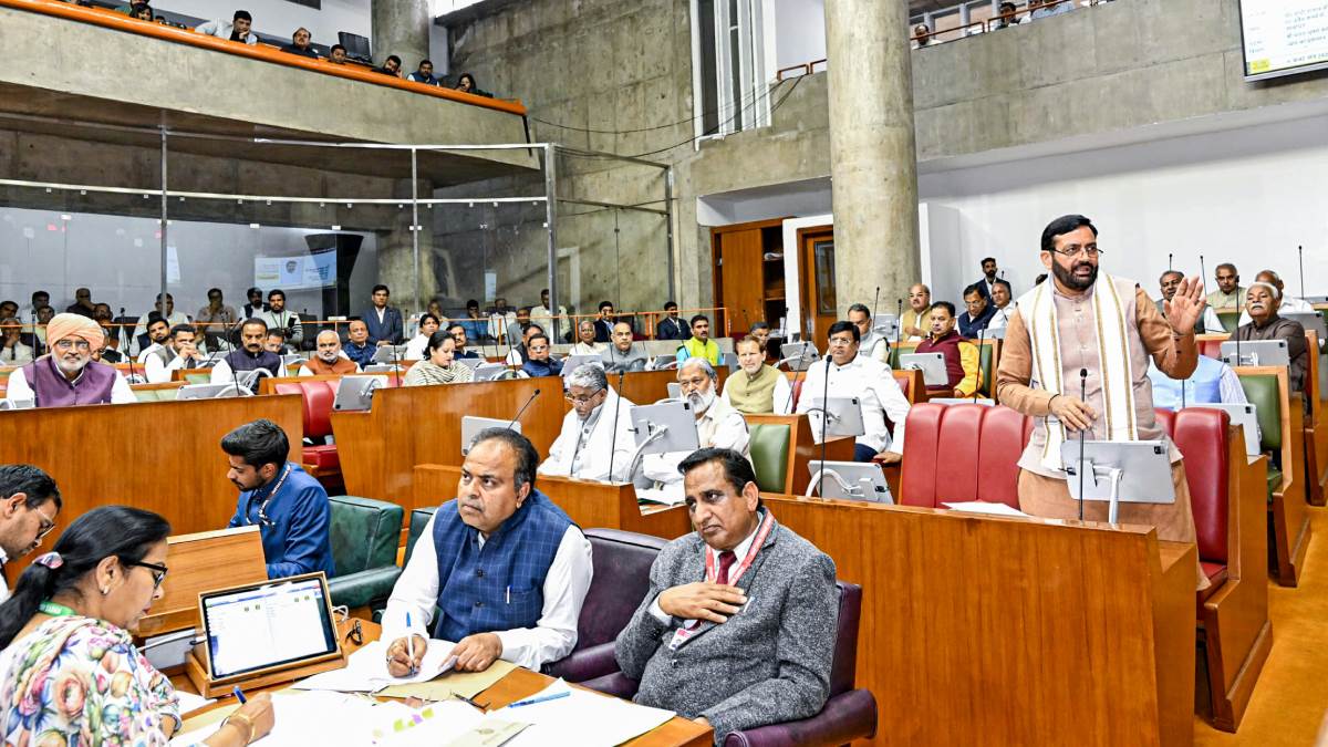 haryana vidhansabha session ladli laxmi scheme congress mla questions delay in disbursing 2100 rupees to women bjp mla replies