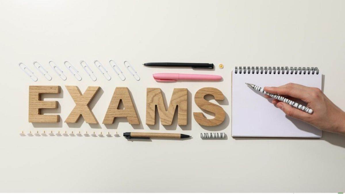 https://www.jagranimages.com/images/newimg/11032025/11_03_2025-jee_mains_2025_exam_city_slip_23898523.jpg