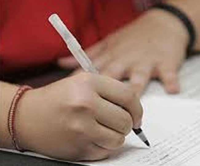 NDA-CDS Exam 2022: अंग्रेजी व सामान्य ज्ञान में काेविड के प्रश्नाें में उलझे छात्र, बोले- कठिन लगे सामान्य प्रश्न