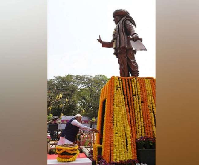 पीएम मोदी ने ज्योतिराव फुले को दी श्रद्धांजलि। (फाइल फोटो)