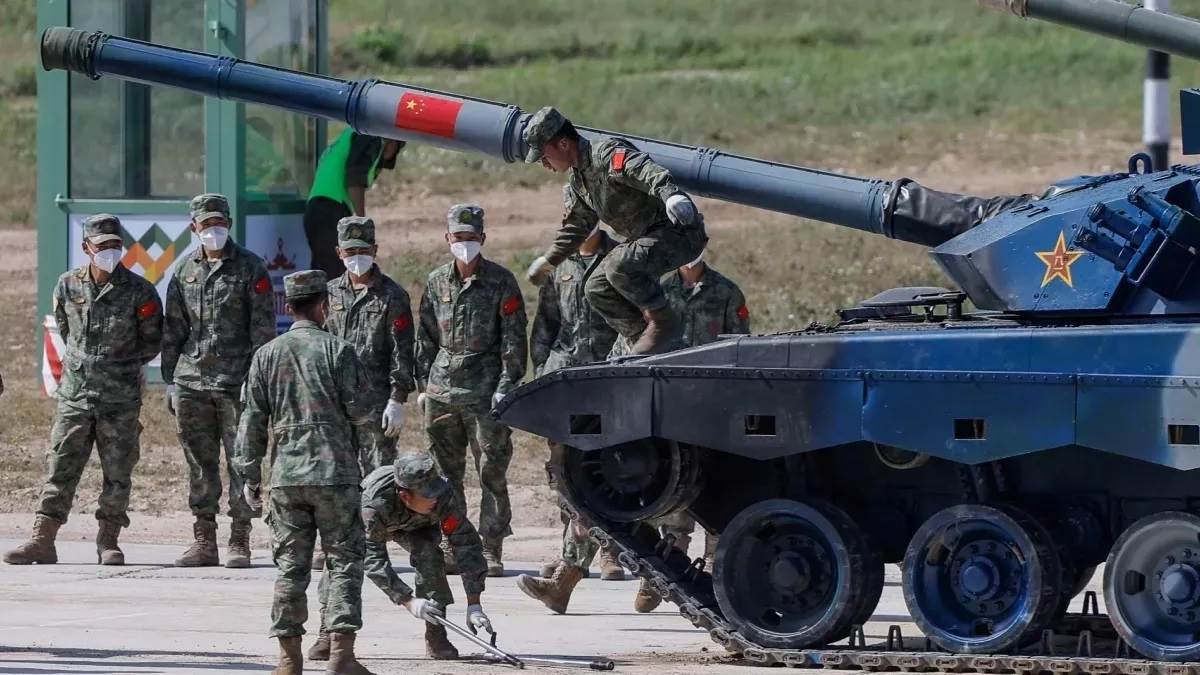 https://www.jagranimages.com/images/newimg/11042023/11_04_2023-china_army_23382930.jpg
