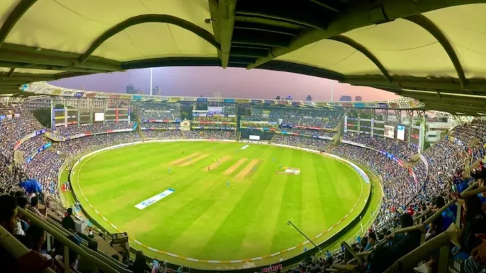 MI vs RCB पिच रिपोर्ट- वानखेड़े स्टेडियम पर हाई स्कोरिंग मैच की उम्मीद