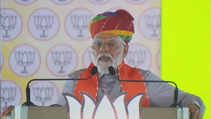 भ्रष्टाचारियों को जेल जाना ही है मोदी की गारंटी: PM Modi।