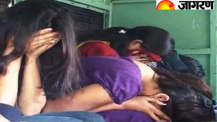धनबाद में दबोची गईं तीन लड़कियां (जागरण)