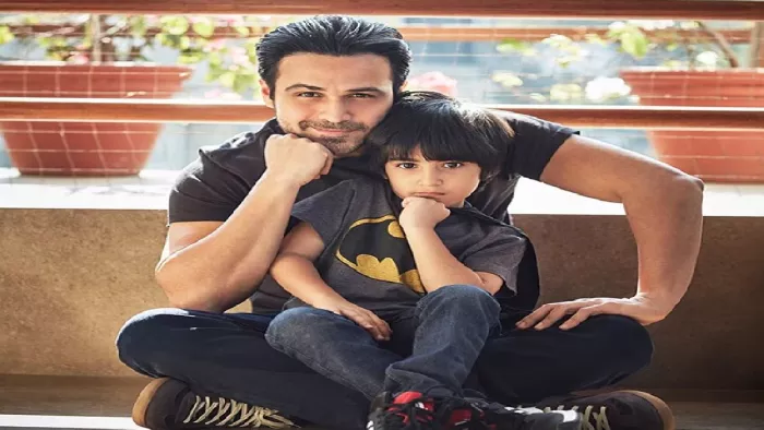 इमरान हाशमी और उनका बेटा (Photo: Instagram)