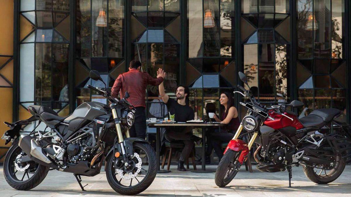 https://www.jagranimages.com/images/newimg/11042025/11_04_2025-honda_cb300r_23916609.jpg