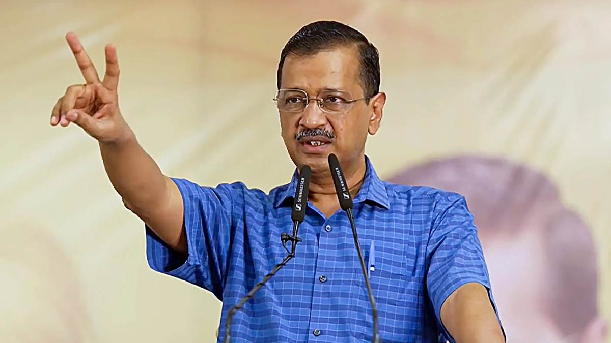 ncr dps fee hike row kejriwal slams bjp parents protest in delhi