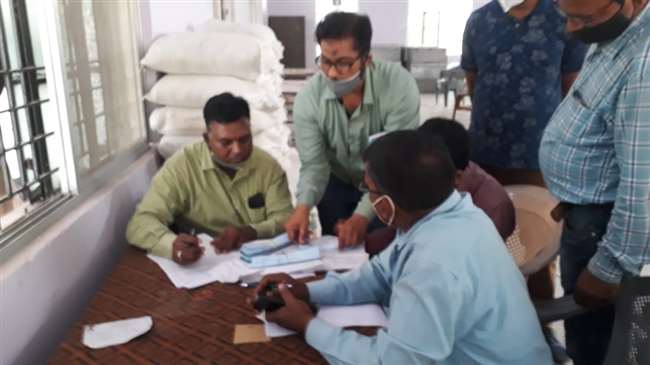 azamgarh panchayat election results savita was elected from kotwa jalalpur by 61 votes