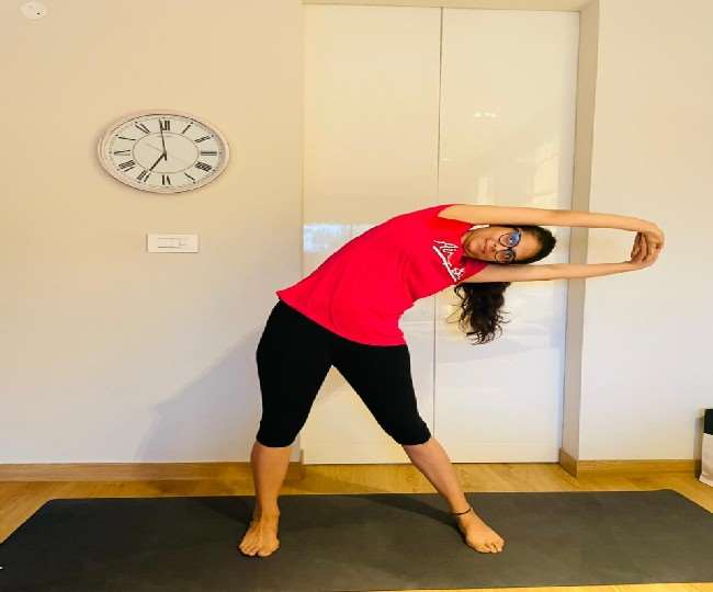 practice of oblique tadasana during the corona transition period is