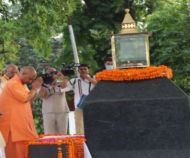 https://www.jagranimages.com/images/newimg/11052022/11_05_2022-cm_yog2_22701647.jpg_22701647.jpg