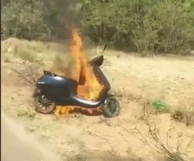 https://www.jagranimages.com/images/newimg/11052022/11_05_2022-ola_fire_22702150.jpg
