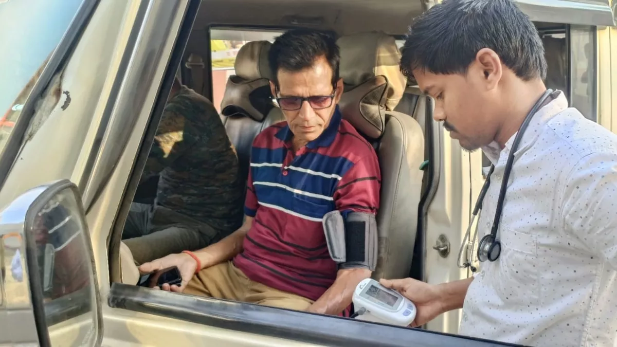 नशे में धुत दारोगा ने जज की गाड़ी रोकी: चालक के साथ की गाली-गलौज, बोला- कोर्ट में किया मुझसे अभद्र व्यवहार