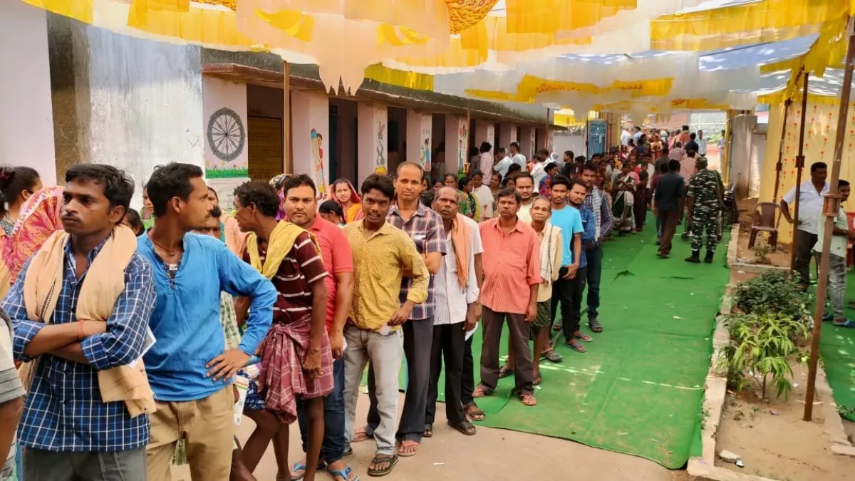 Jharsuguda Bypoll: युवा उम्मीदवारों के प्रति दिखा युवाओं का उत्साह, जानिए दिनभर कितने प्रतिशत हुआ मतदान