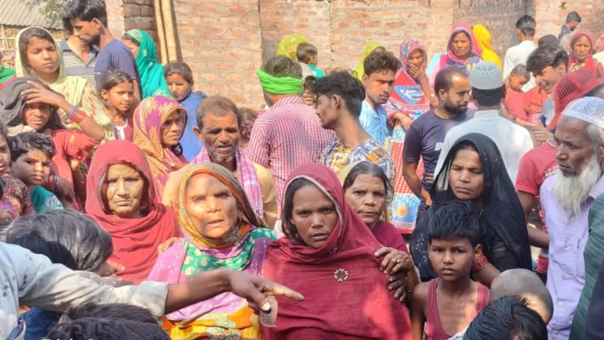Bihar News: अररिया में आग लगने से डेढ़ दर्जन घर खाक, 3 बच्चों की जलकर मौत; एक बुरी तरह झुलसा