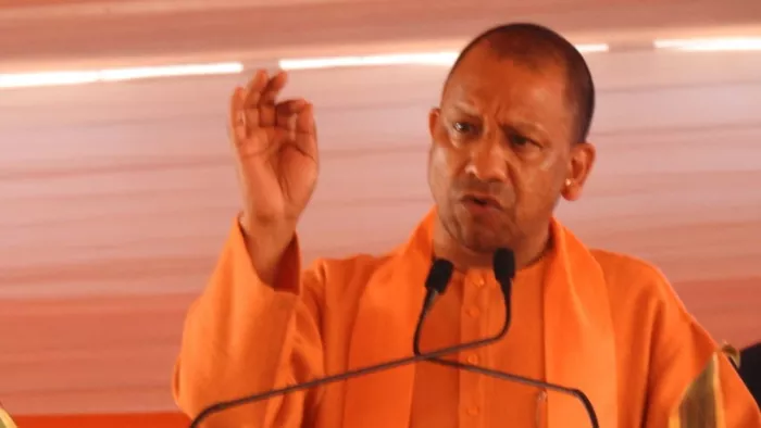 UP News : स्कूल बंद होने से पहले मिलेगी बच्चों को यूनिफार्म, जूते-मोजे, बैग की रकम