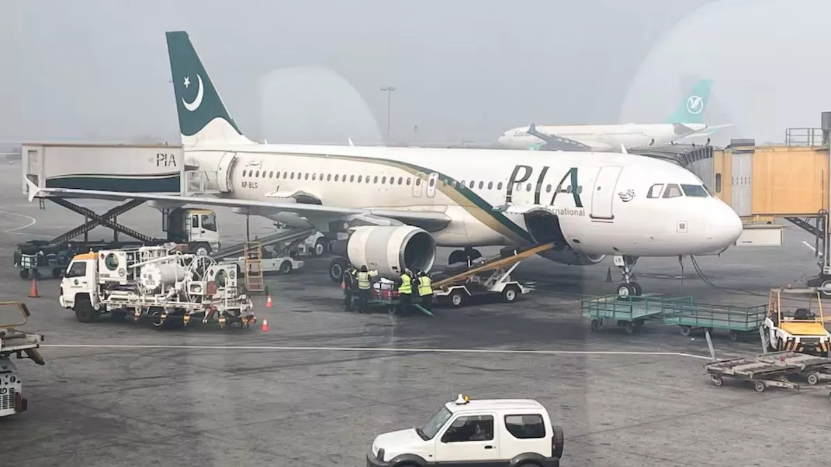Pakistan: एयरलाइन कंपनी की बड़ी लापरवाही, एयरपोर्ट पर शव को छोड़ PIA का विमान रवाना, रोते-रोते परिजन हुए बेहोश