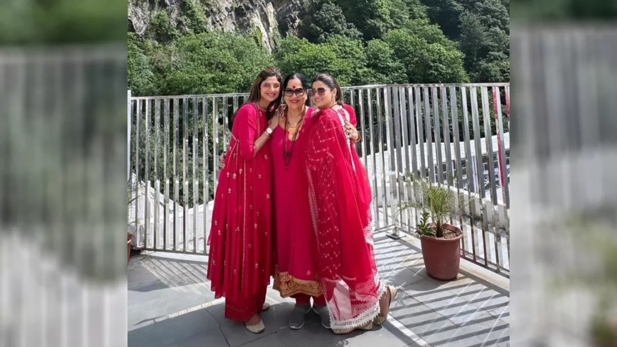 Maa Vaishno Devi: माता के दरबार पहुंची अभिनेत्री शिल्पा शेट्टी, मां के दर्शन करने के बाद बताया ये अनुभव