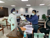 सांसद डाक्टर अमर सिंह ने केंद्रीय स्वास्थ्य सचिव राजेश भूषण से की मुलाकात