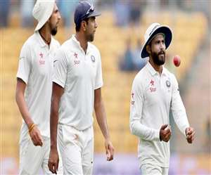 टीम इंडिया के स्पिनर आर अश्विन व रवींद्र जडेजा (एपी फोटो)