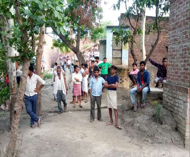 https://www.jagranimages.com/images/newimg/11062021/11_06_2021-bodies_of_young_girl_and_boy_were_found_hanging_21727206.jpg