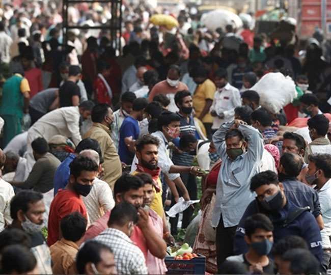 देश में लगातार घट रहा कोरोना का असर।(फोटो: दैनिक जागरण)