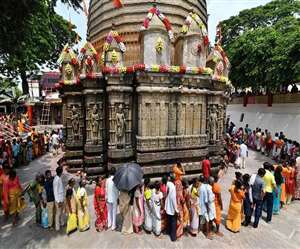 Kamakhya Temple: 52 शक्तिपीठों में प्रमुख है कामाख्या देवी, उनकी महिमा से ब्रह्मपुत्र का पानी हो जाता है लाल