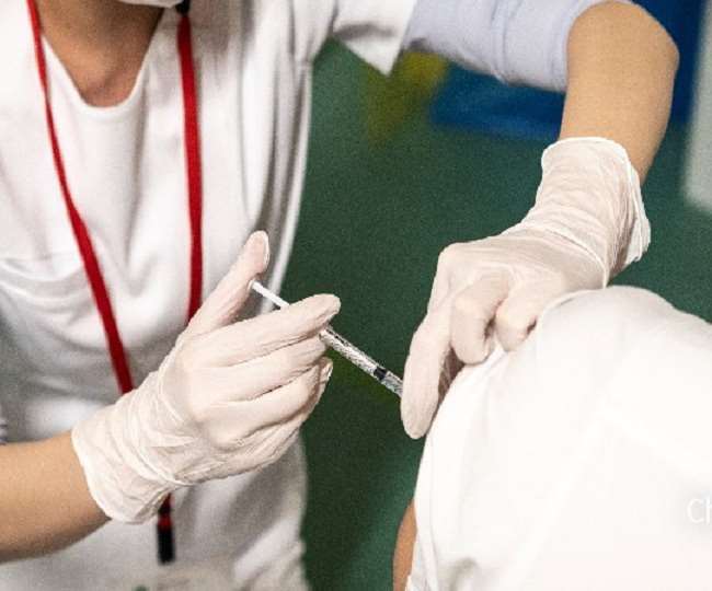 अपने प्लेटफार्म पर वैक्सीन बुकिंग की सुविधा की है चाहत, पेटीएम, इंफोसिस समेत 15 कंपनियों को है मंजूरी की दरकार