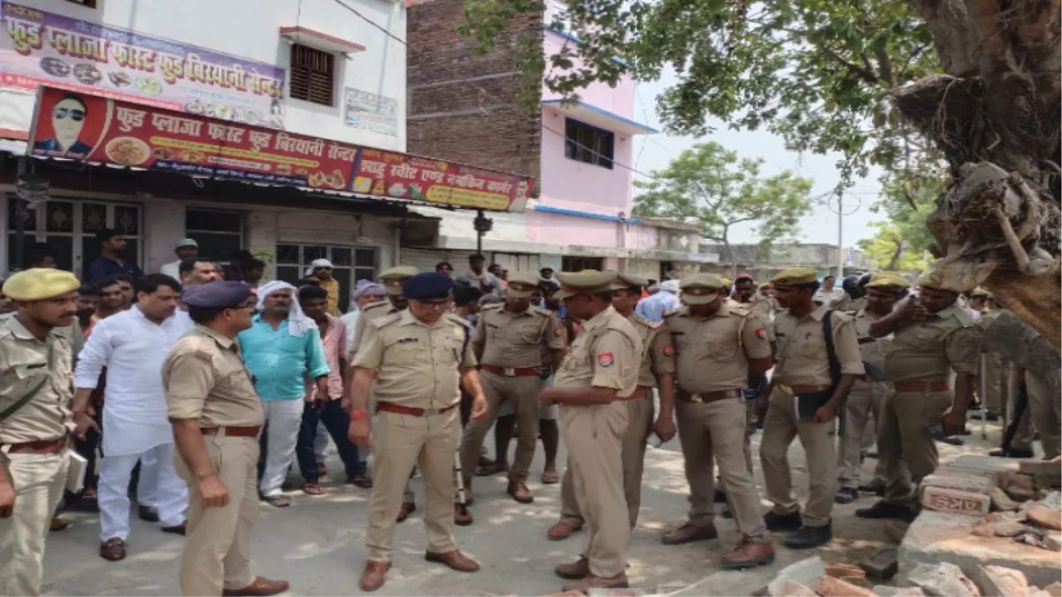 Deoria News: बाइक सवार बदमाशों ने दिनदहाड़े गोली मारकर की युवक की हत्या,  जांच में जुटी पुलिस - Deoria news of young man shot dead by miscreants