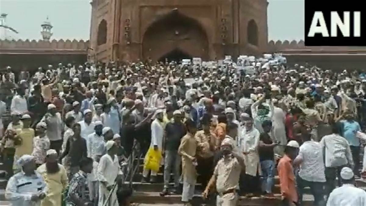 Delhi Jama Masjid Protest: दिल्ली में जामा मस्जिद बाहर प्रदर्शन और नारेबाजी पर दिल्ली पुलिस सख्त, कई के खिलाफ FIR