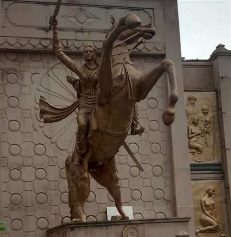 https://www.jagranimages.com/images/newimg/11062022/11_06_2022-rani_lakshmi_bai_22794134.jpg
