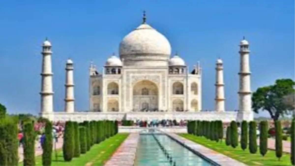 Taj Mahal Ticket: ताजमहल पर लाइन से बचना है तो पहले ही करा लें ऑनलाइन टिकट बुक, इस साइट पर है ये सुविधा