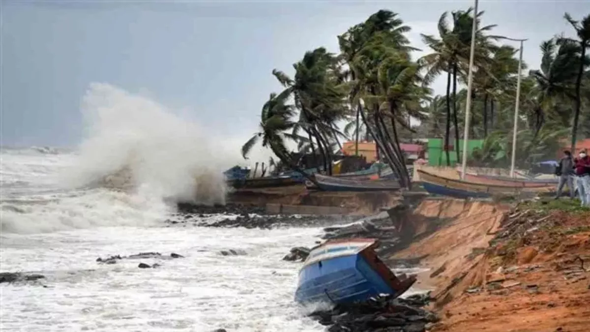 Cyclone Biparjoy चक्रवाती तूफान बिपरजॉय ने लिया खतरनाक रूप मौसम विभाग ने  बताया- कब गुजरात के तट से टकराएगा - Cyclone Biparjoy form dangerous IMD  told when it will hit Gujarat Coast