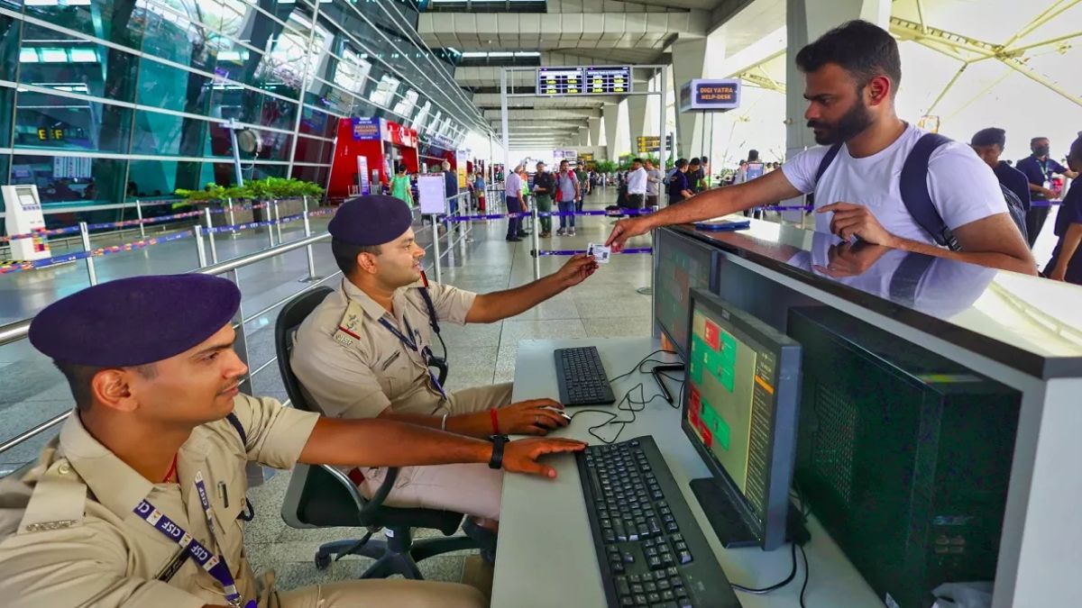 अब एयरपोर्ट पर बोर्डिंग पास और सिक्योरिटी चेकिंग के लिए नहीं लगानी होगी ...