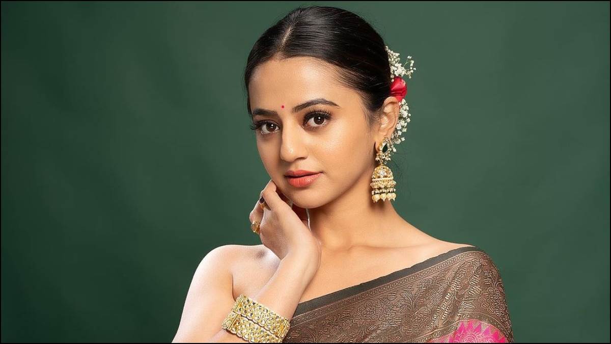 https://www.jagranimages.com/images/newimg/11062024/11_06_2024-helly_shah_on_gullak_4_23736517.jpg