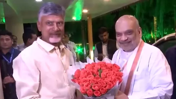 चंद्रबाबू नायडू के आवास पर पहुंचे अमित शाह