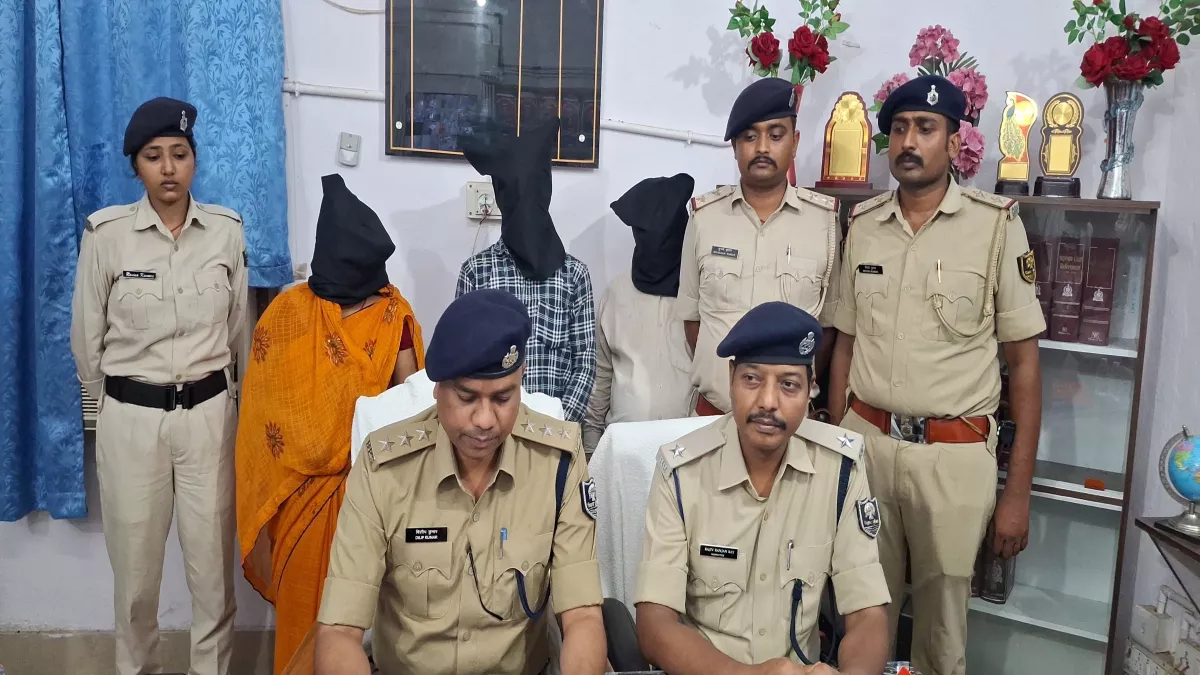 Looteri Dulhan: लुटेरी दुल्हन हुई फरार; चाची को पकड़ लाई पुलिस, शादी करके दूल्हे ने गंवाए लाखों रुपये