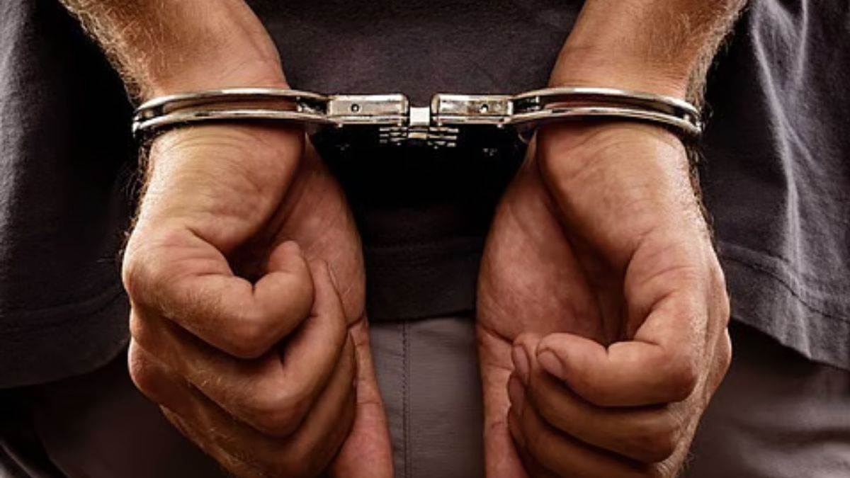https://www.jagranimages.com/images/newimg/11062025/11_06_2025-arrest_23961435.jpg